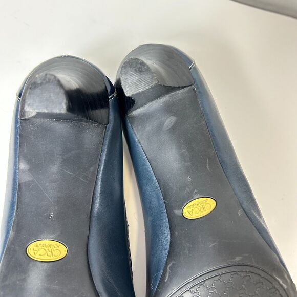 Joan & David Presley Navy Blue Leather Patent Leather Loafer Style Pumps Size 9M - Picture 13 of 15